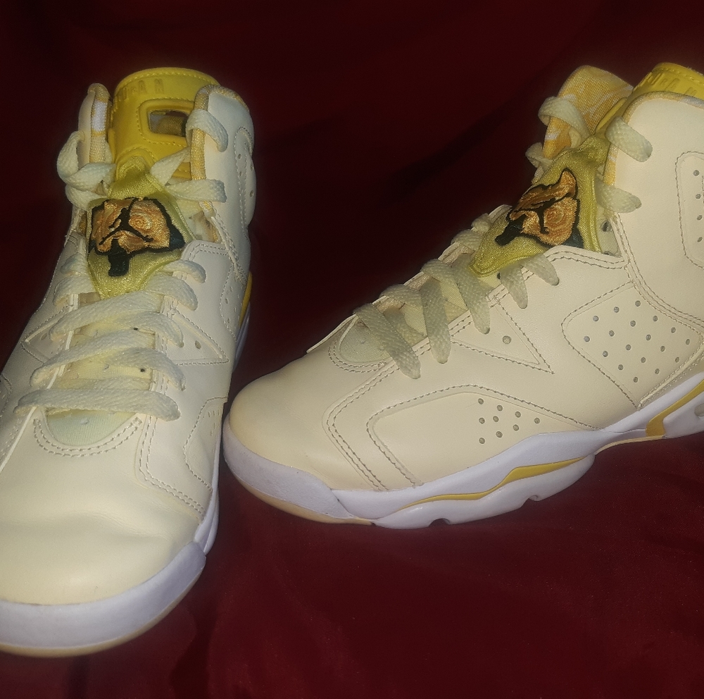 Nike Jordans size 6y